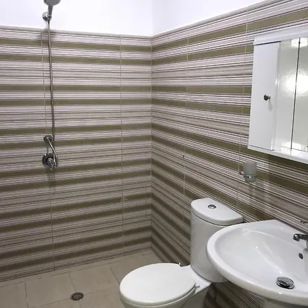Relax Apartments, Garden & גולם